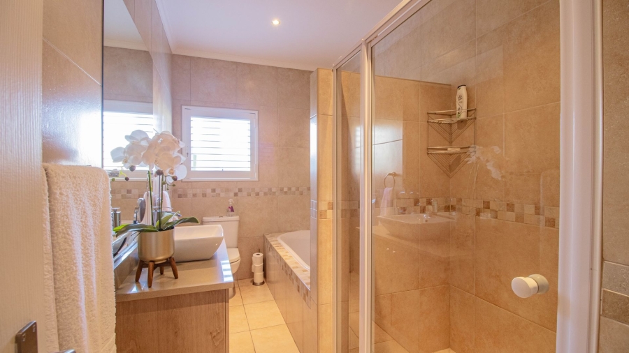 3 Bedroom Property for Sale in Blue Lagoon Western Cape